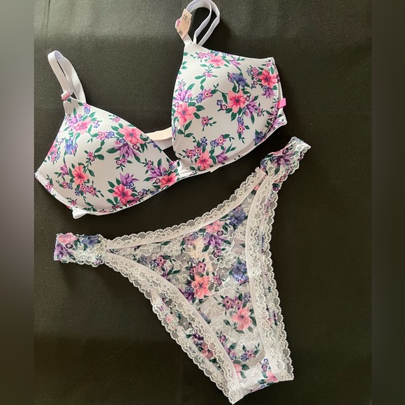 CLEARANCE $50 Victoria’s Secret Sexy Satin T-shirt bra & Lace Brazilian panty - Picture 2 of 6